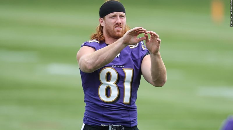 Panthers TE Hayden Hurst plans to become rookie QB's 'best friend'