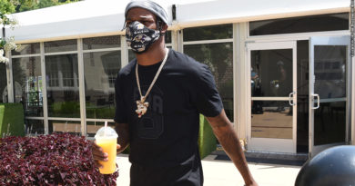 Lamar Jackson arrives at training camp