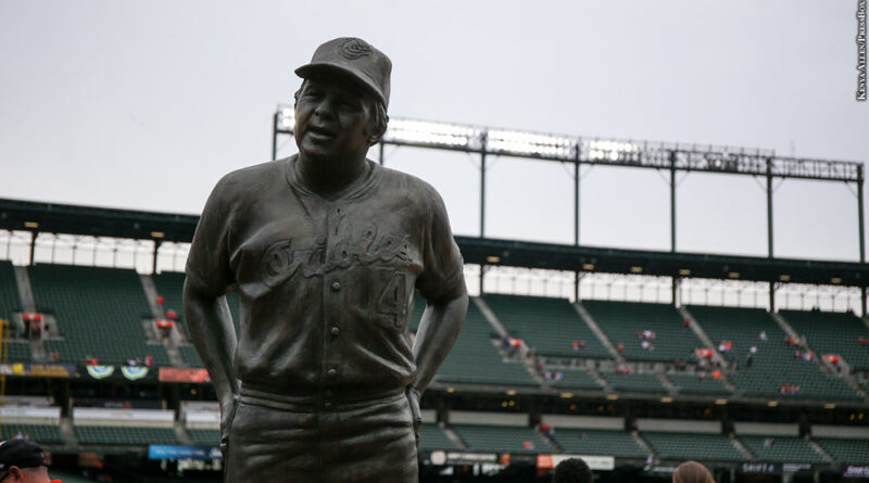 Earl Weaver statue